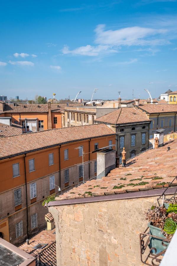 Dalla Bruna - Above The Roofs Of The Centre Modena Bagian luar foto